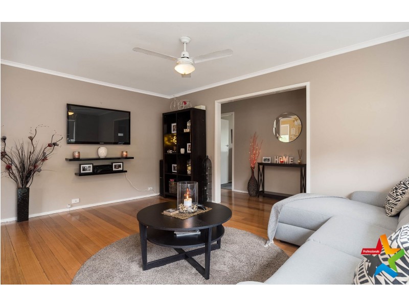 2 Lansell Road, Mooroolbark VIC 3138
