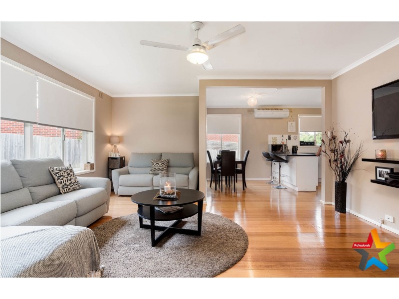 2 Lansell Road, Mooroolbark VIC 3138