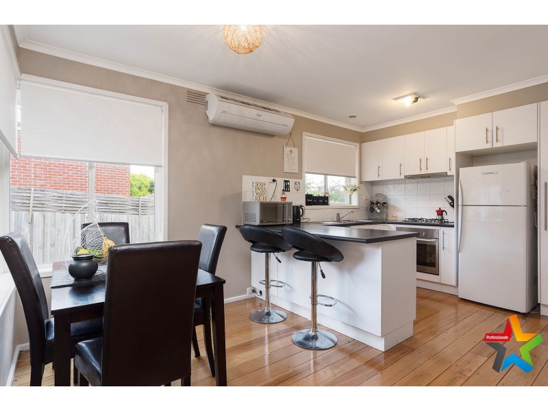 2 Lansell Road, Mooroolbark VIC 3138