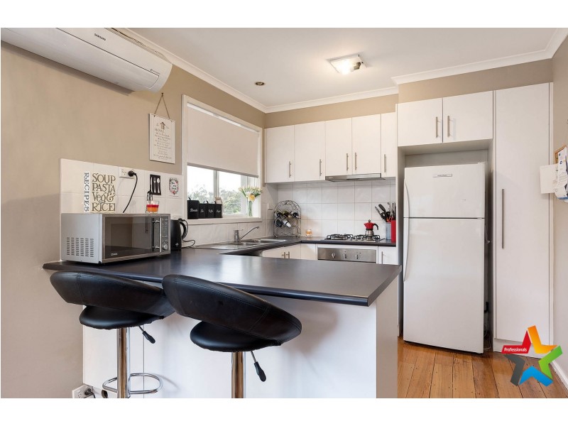 2 Lansell Road, Mooroolbark VIC 3138