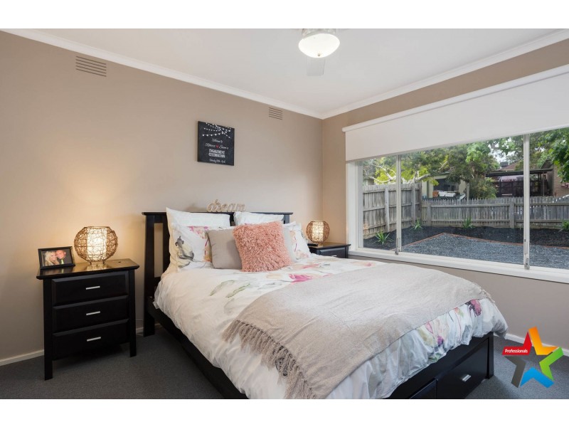 2 Lansell Road, Mooroolbark VIC 3138