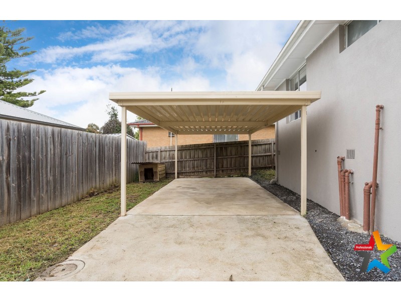 2 Lansell Road, Mooroolbark VIC 3138