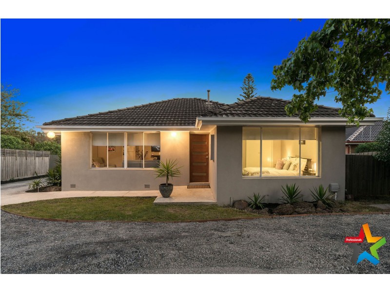 2 Lansell Road, Mooroolbark VIC 3138