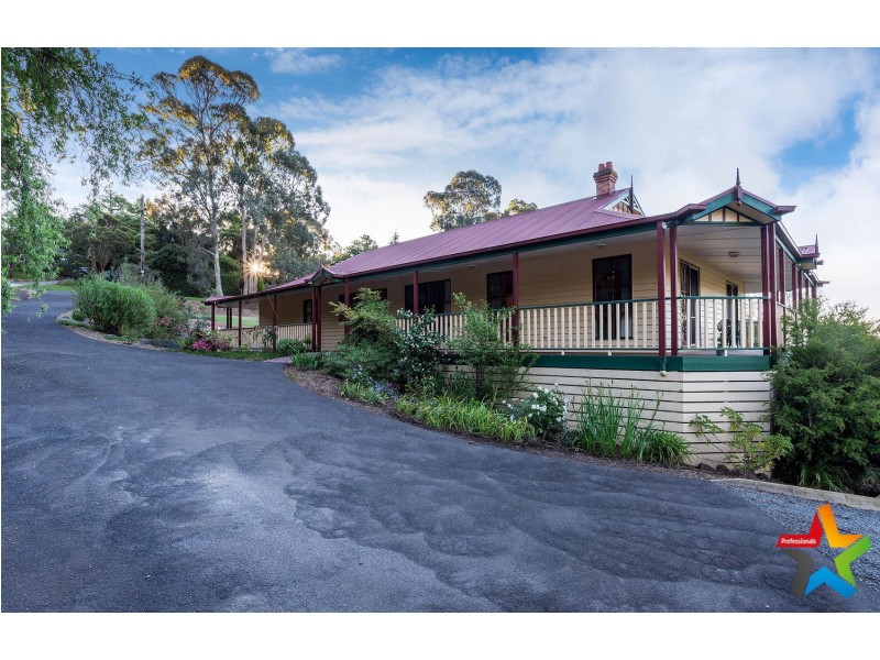 11 Francis Crescent, Mount Evelyn VIC 3796