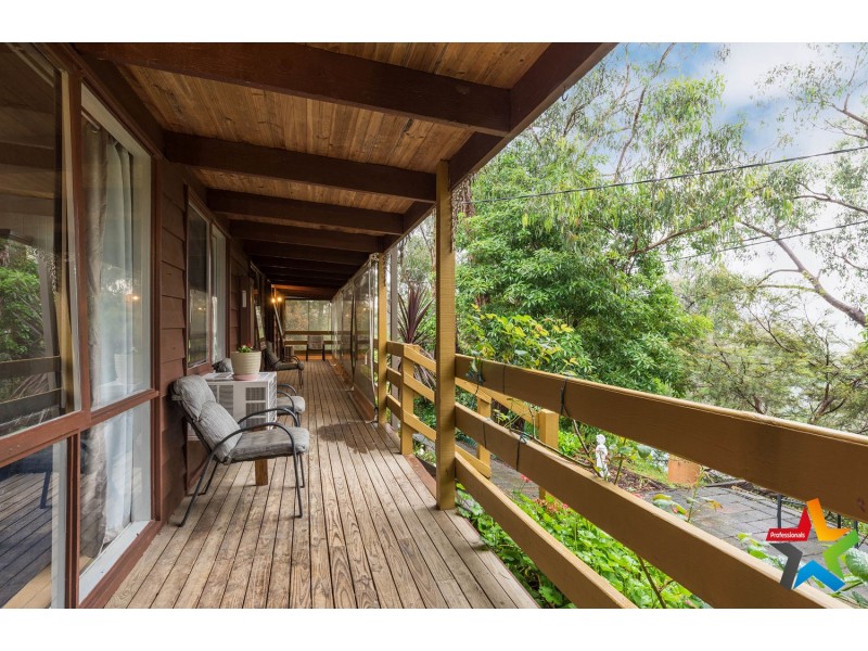 10 Oak Grove, Mount Evelyn VIC 3796