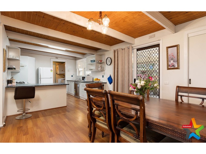 10 Oak Grove, Mount Evelyn VIC 3796