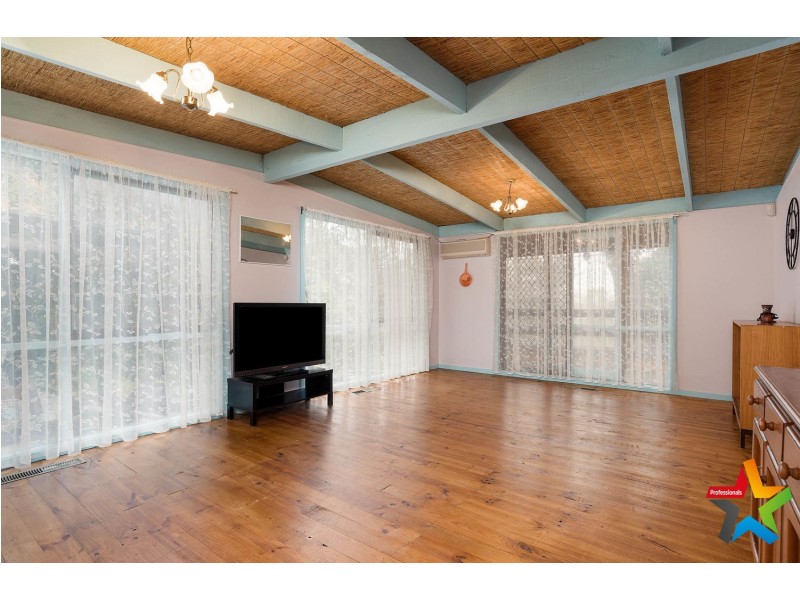 10 Oak Grove, Mount Evelyn VIC 3796