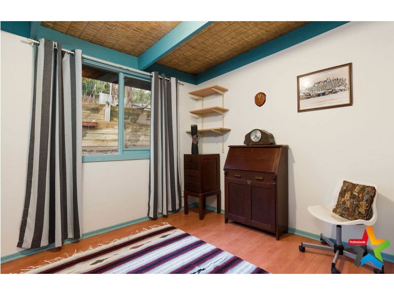 10 Oak Grove, Mount Evelyn VIC 3796