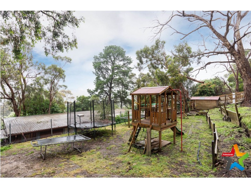 10 Oak Grove, Mount Evelyn VIC 3796