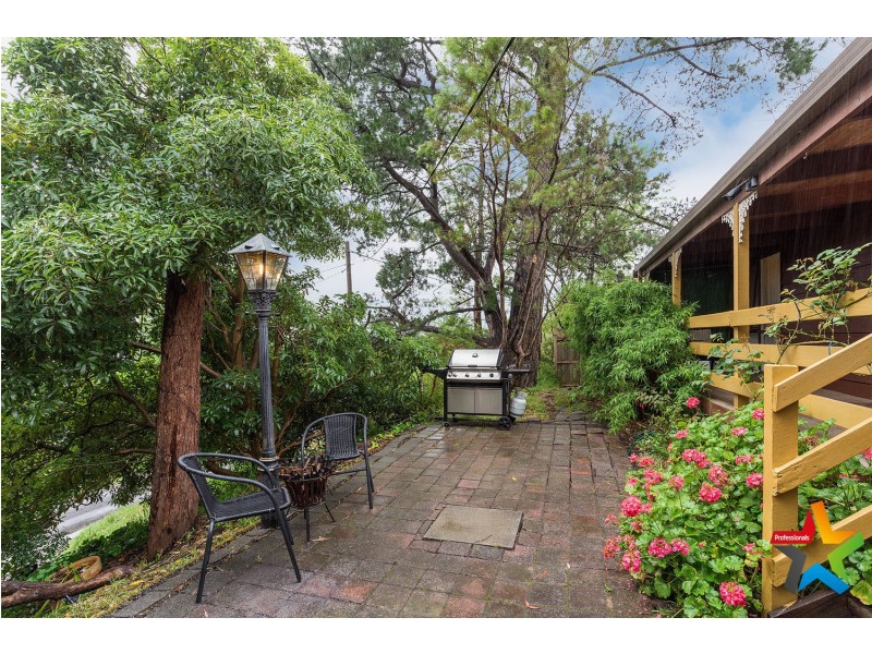 10 Oak Grove, Mount Evelyn VIC 3796