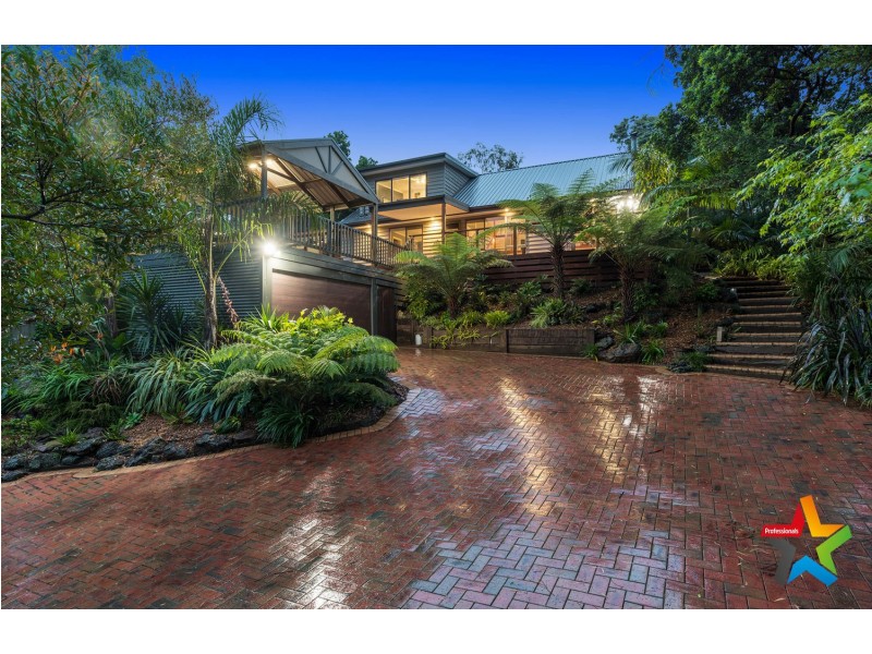 37 Russell Street, Mount Evelyn VIC 3796