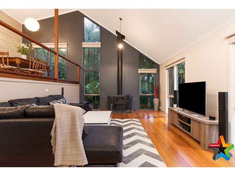 37 Russell Street, Mount Evelyn VIC 3796