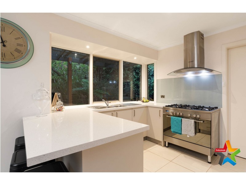 37 Russell Street, Mount Evelyn VIC 3796