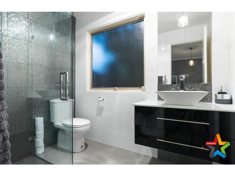 37 Russell Street, Mount Evelyn VIC 3796