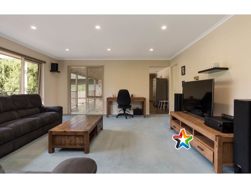 52 Birmingham Road, Mount Evelyn VIC 3796