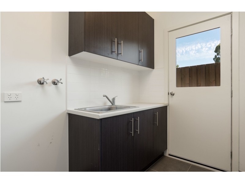 2/24 Pascoe Avenue, Croydon VIC 3136