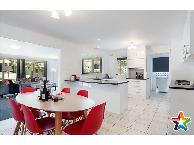 19 Buckmaster Drive, Mount Evelyn VIC 3796