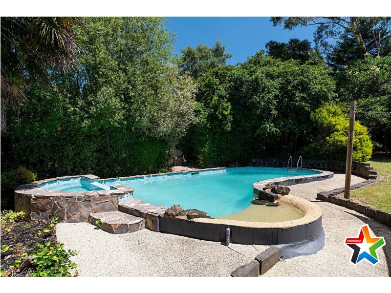 19 Buckmaster Drive, Mount Evelyn VIC 3796