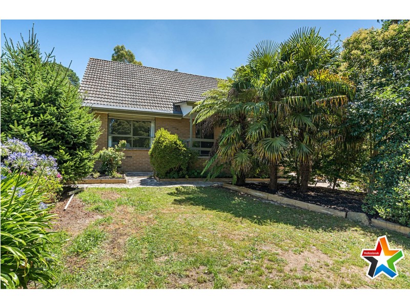 19 Buckmaster Drive, Mount Evelyn VIC 3796