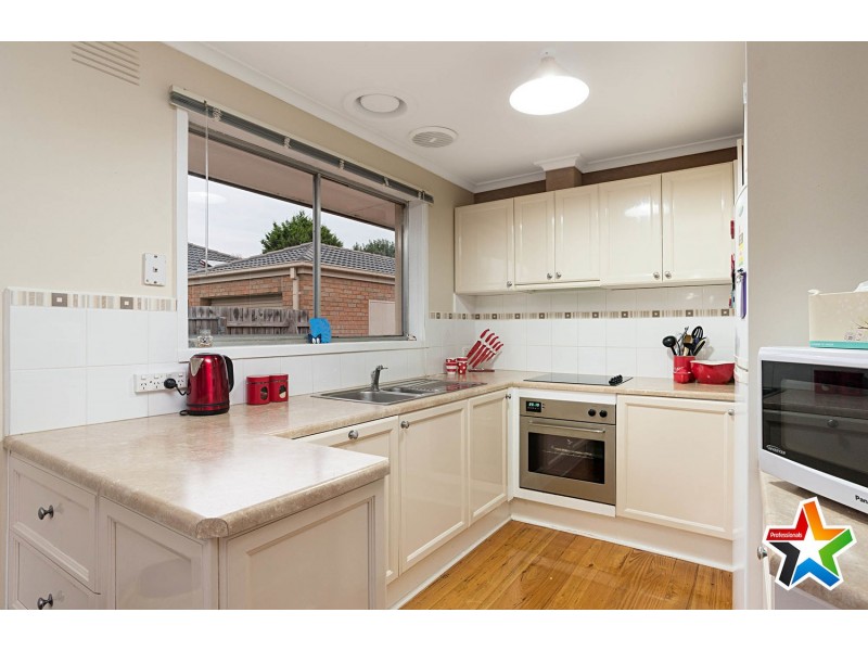 1 Cowley Court, Mooroolbark VIC 3138
