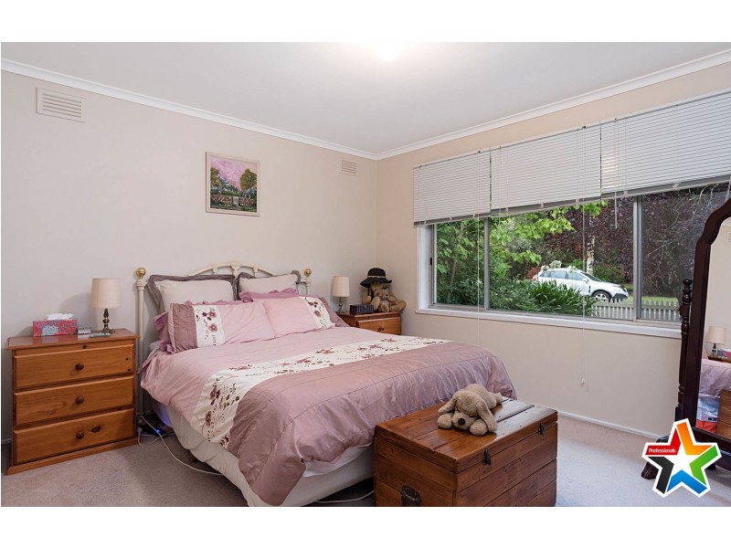 1 Cowley Court, Mooroolbark VIC 3138