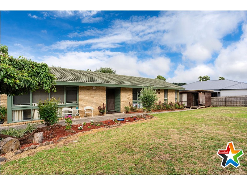 1 Bailey Grove, Wandin North VIC 3139