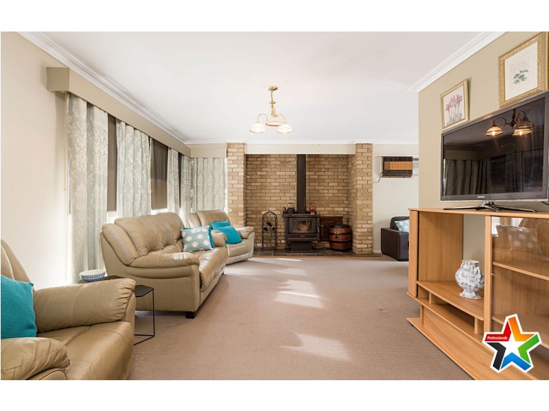 1 Bailey Grove, Wandin North VIC 3139