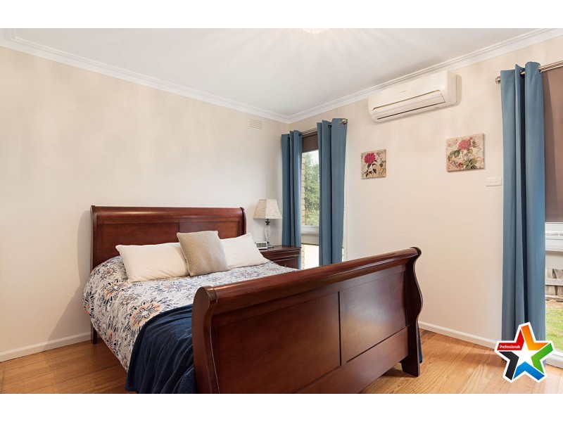1 Bailey Grove, Wandin North VIC 3139