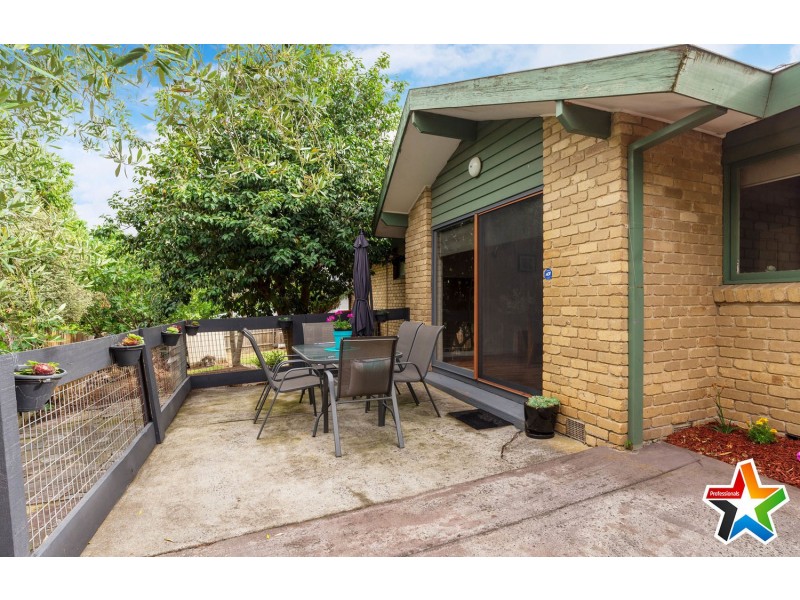 1 Bailey Grove, Wandin North VIC 3139
