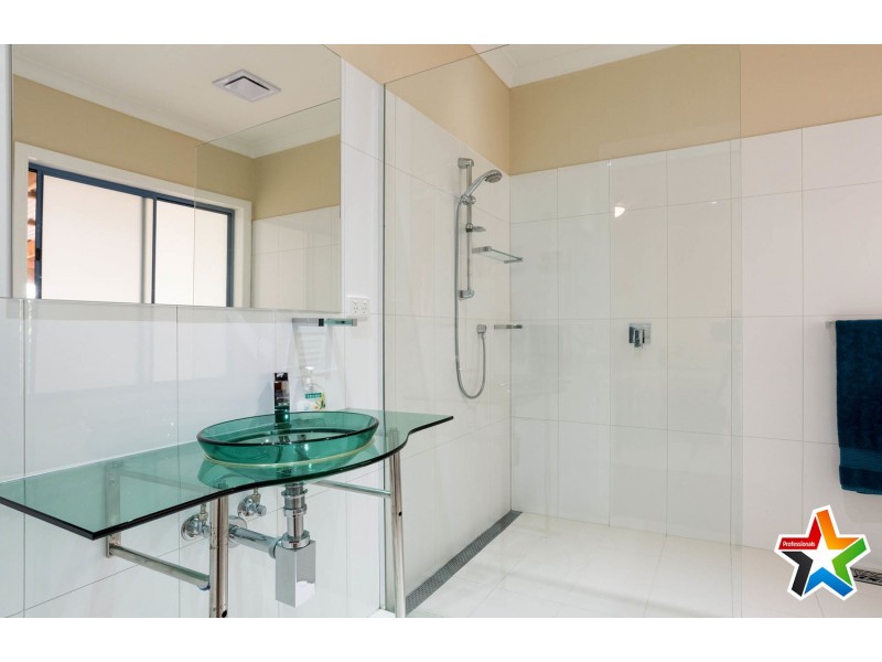 8 Renouf Court, Mount Evelyn VIC 3796