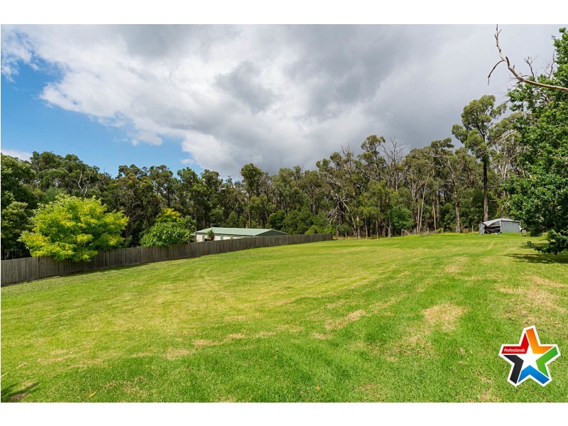 8 Renouf Court, Mount Evelyn VIC 3796
