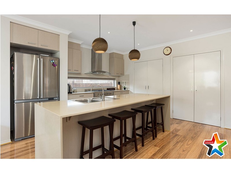 4 Tiverton Circuit, Mooroolbark VIC 3138