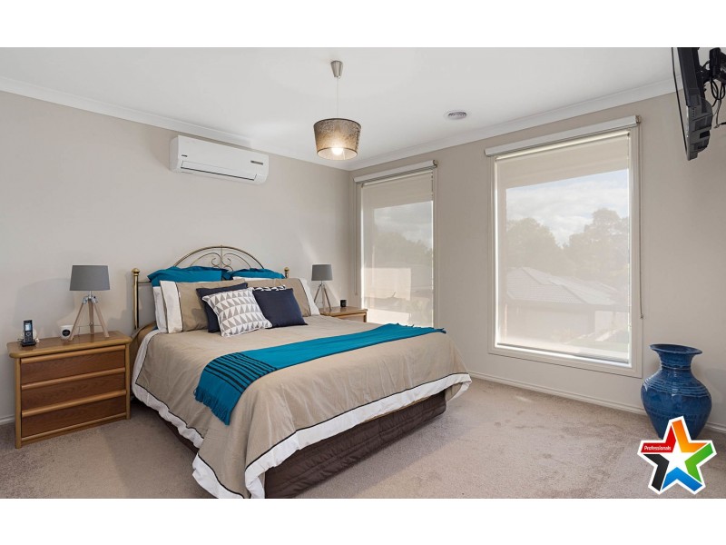 4 Tiverton Circuit, Mooroolbark VIC 3138