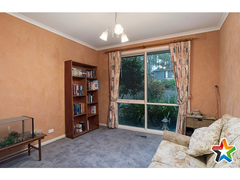 25 Railway Road, Mount Evelyn VIC 3796