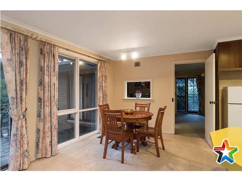 25 Railway Road, Mount Evelyn VIC 3796