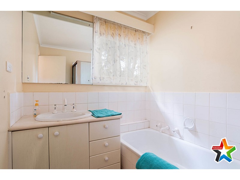 25 Railway Road, Mount Evelyn VIC 3796