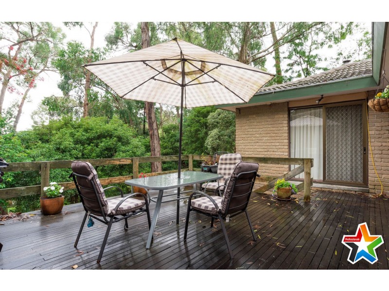 25 Railway Road, Mount Evelyn VIC 3796