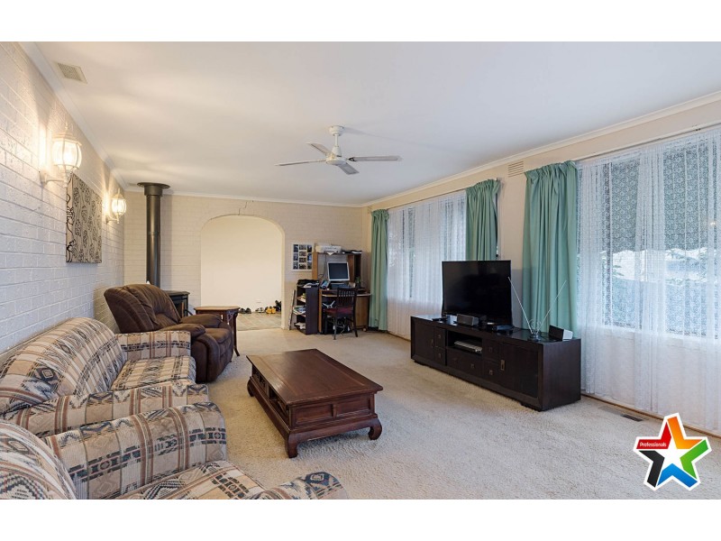 44 Kingswood Drive, Chirnside Park VIC 3116