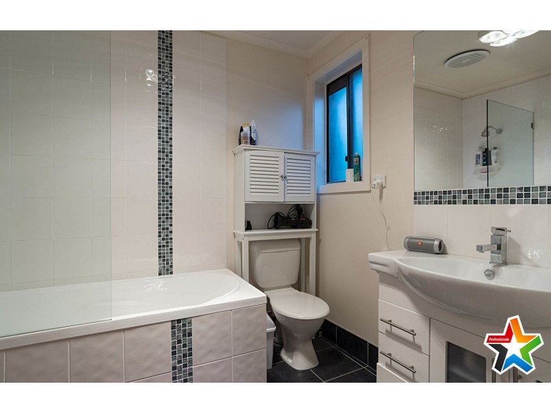 44 Kingswood Drive, Chirnside Park VIC 3116