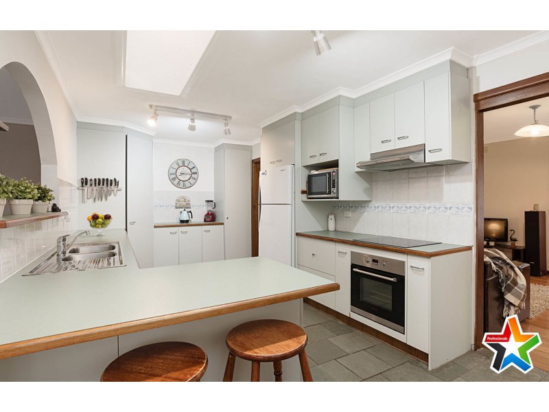 24 Heath Avenue, Mount Evelyn VIC 3796