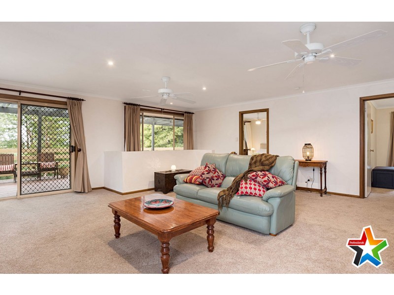 24 Heath Avenue, Mount Evelyn VIC 3796