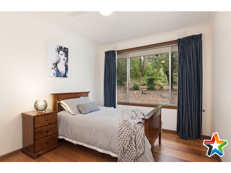 24 Heath Avenue, Mount Evelyn VIC 3796