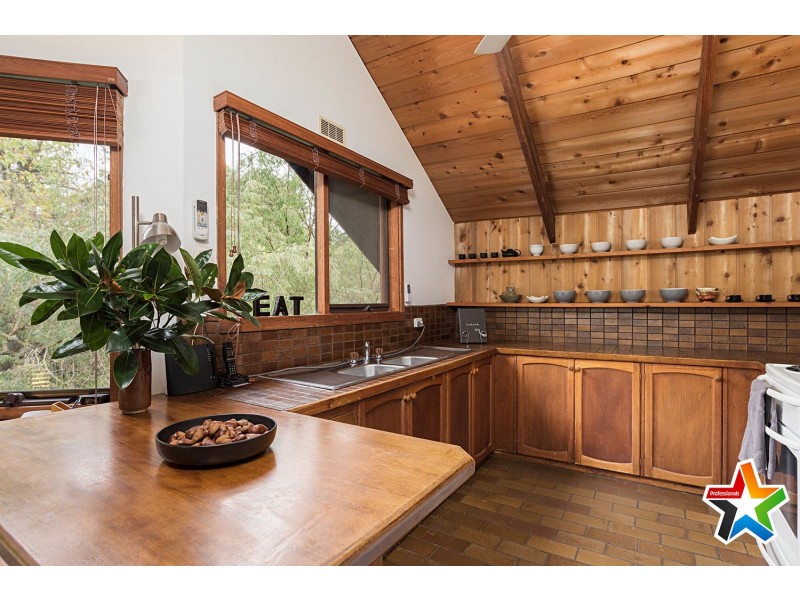 25-27 Falkingham Road, Mount Evelyn VIC 3796