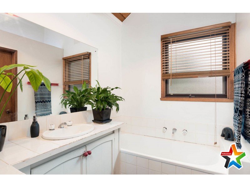 25-27 Falkingham Road, Mount Evelyn VIC 3796