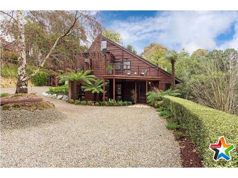 25-27 Falkingham Road, Mount Evelyn VIC 3796