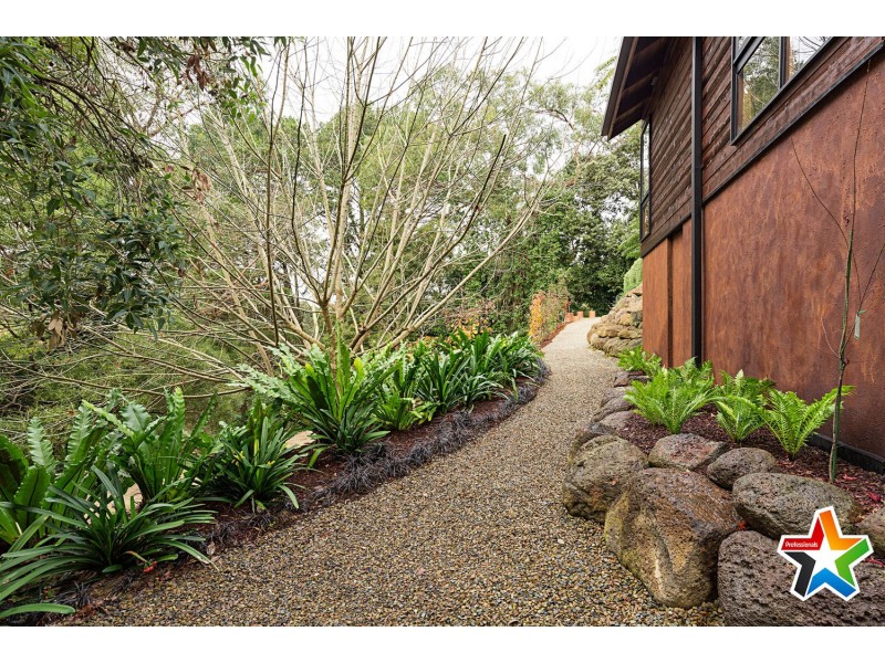 25-27 Falkingham Road, Mount Evelyn VIC 3796