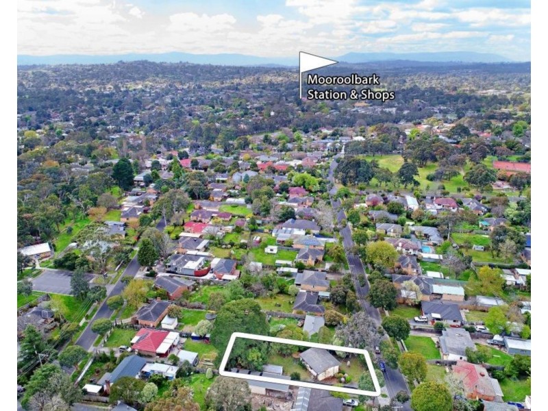 27 Boyana Crescent, Croydon VIC 3136