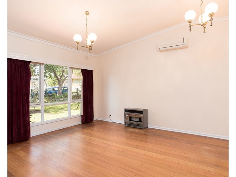 27 Boyana Crescent, Croydon VIC 3136