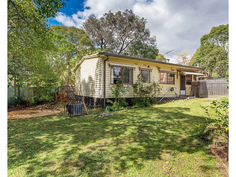 27 Boyana Crescent, Croydon VIC 3136