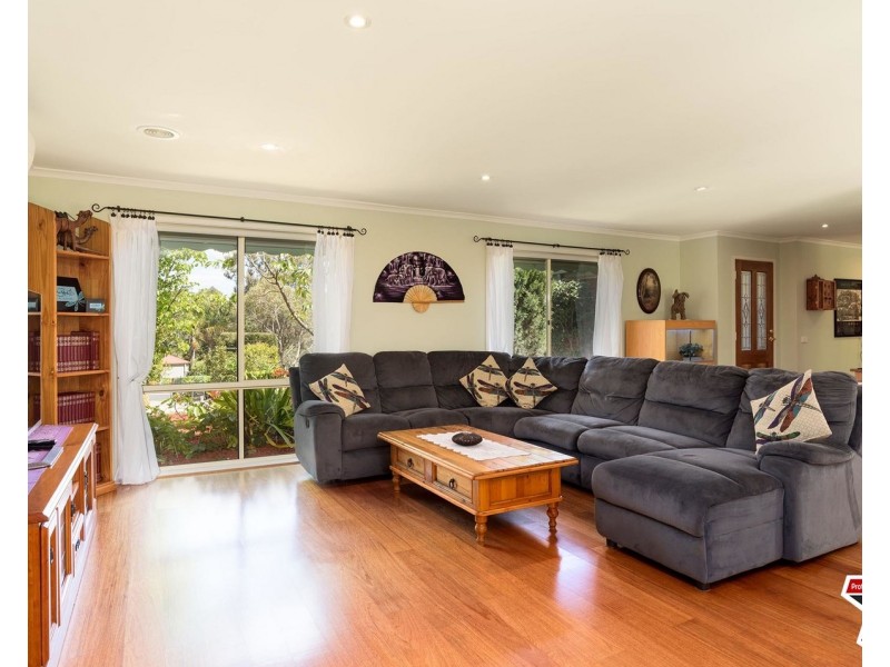 22 Bristol Crescent, Lilydale VIC 3140